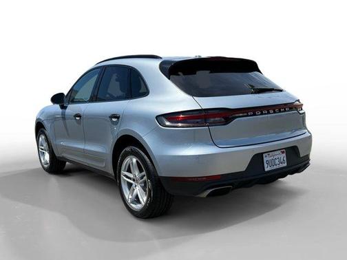 Dolomite Silver Metallic 2020 Porsche Macan Base
