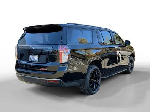 2022 Chevrolet Suburban RST