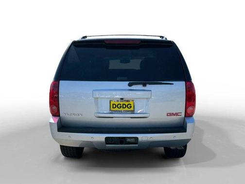 Quicksilver Metallic 2014 GMC Yukon SLT