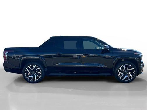 2024 Chevrolet Silverado EV RST