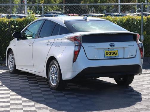 Photo 2 of 30 of 2016 Toyota Prius Four