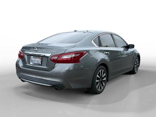 Gun Metallic 2018 Nissan Altima 2.5 SV
