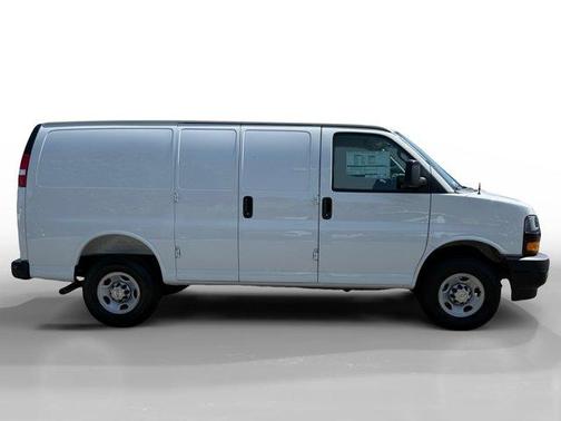 Summit White 2026 Chevrolet Express 3500 Work Van