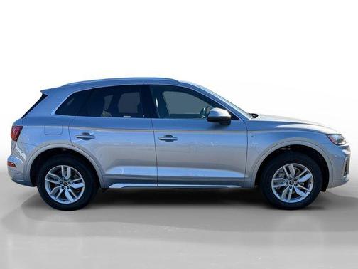 2022 Audi Q5 45 S line quattro Premium