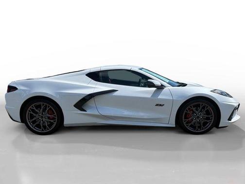 White Pearl Metallic 2023 Chevrolet Corvette Stingray w/3LT