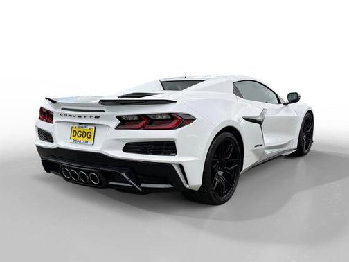 Arctic White 2026 Chevrolet Corvette Z06