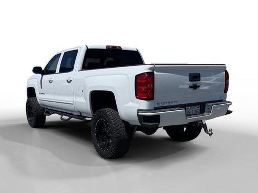 Summit White 2018 Chevrolet Silverado 1500 LT
