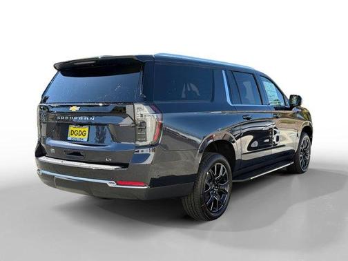 2025 Chevrolet Suburban LT