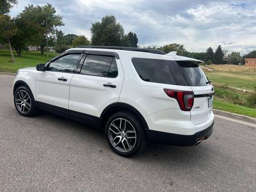 2017 Ford Explorer sport