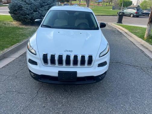 2016 Jeep Cherokee Sport
