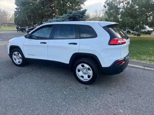 2016 Jeep Cherokee Sport