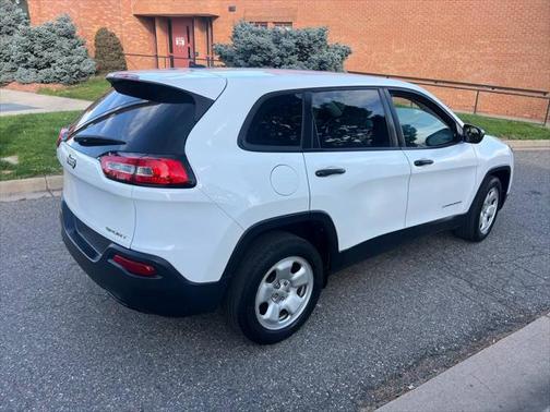 2016 Jeep Cherokee Sport