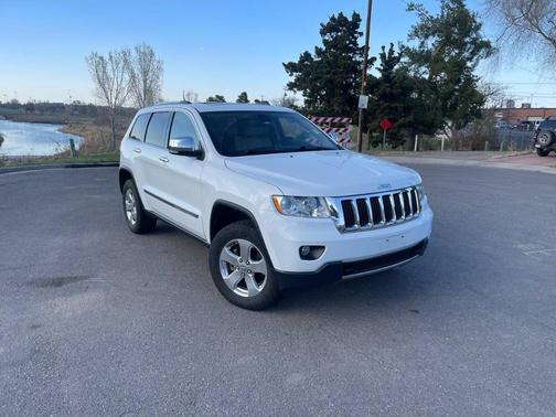 Photo 2 of 20 of 2013 Jeep Grand Cherokee Limited