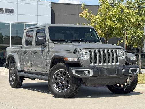 Sting-Gray Clearcoat 2021 Jeep Gladiator Overland