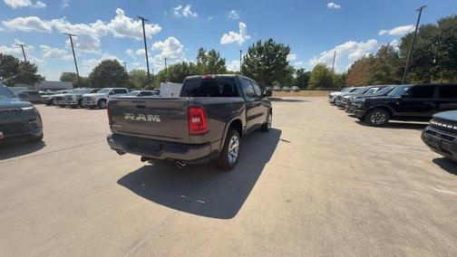 Granite Crystal Metallic Clearcoat 2026 RAM 1500 Big Horn/Lone Star