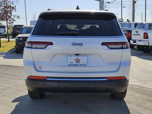 Bright White Clearcoat 2026 Jeep Grand Cherokee L Laredo