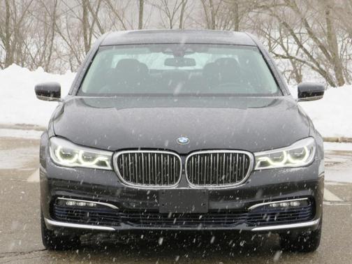 2017 BMW 750 i xDrive