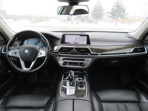 2017 BMW 750 i xDrive