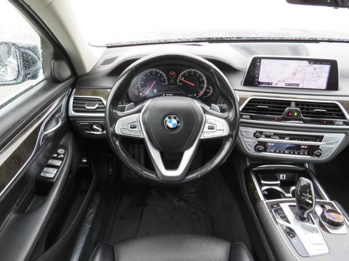 2017 BMW 750 i xDrive