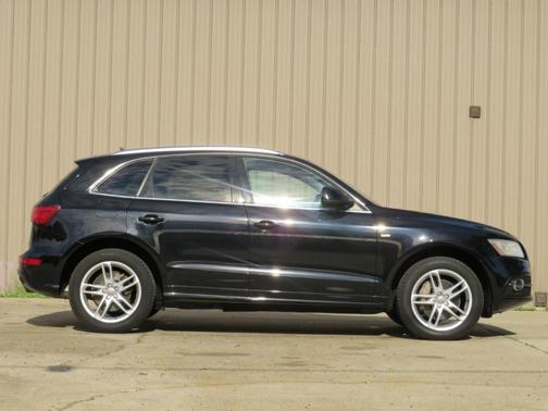 Black 2013 Audi Q5 3.0T Prestige