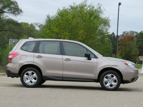 2016 Subaru Forester 2.5i