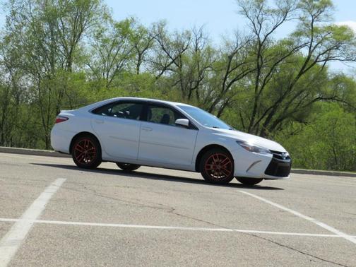 White 2016 Toyota Camry XLE