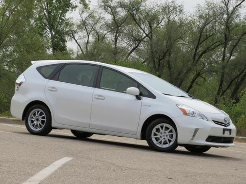 2014 Toyota Prius v Three