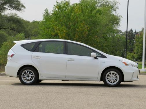 2014 Toyota Prius v Three