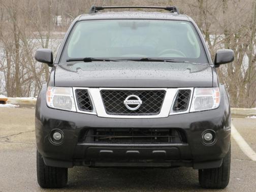 2012 Nissan Pathfinder SV