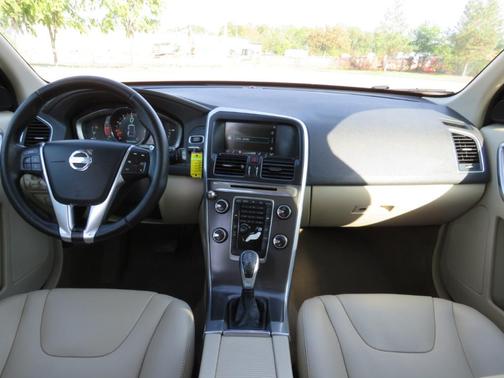 2015 Volvo XC60 T6 Premier Plus