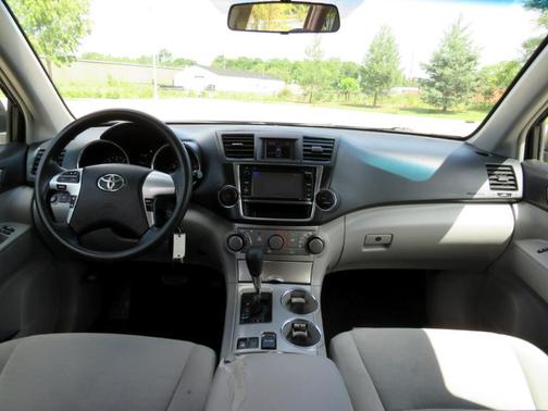 2013 Toyota Highlander Base