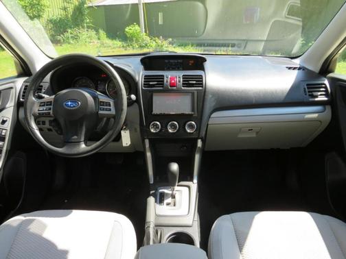 Satin White Pearl 2015 Subaru Forester 2.5i Premium