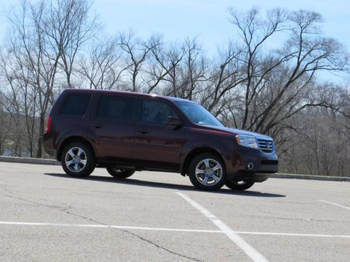 Red 2014 Honda Pilot EX-L