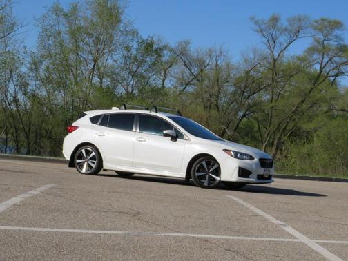 White 2017 Subaru Impreza 2.0i Sport
