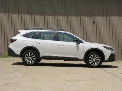 Crystal White Pearl 2020 Subaru Outback