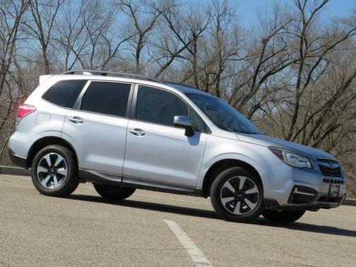 Ice Silver Metallic 2018 Subaru Forester 2.5i Premium