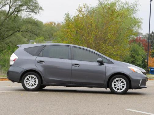 2012 Toyota Prius v Two
