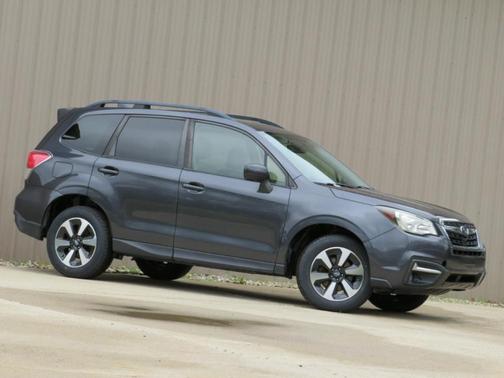Dark Gray Metallic 2017 Subaru Forester 2.5i Premium