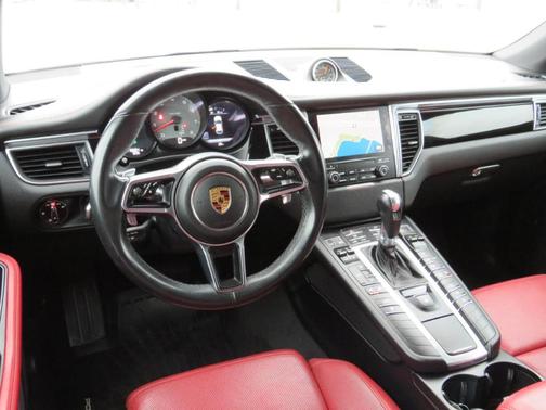 2017 Porsche Macan S