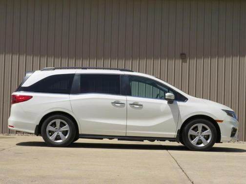 White 2019 Honda Odyssey EX-L