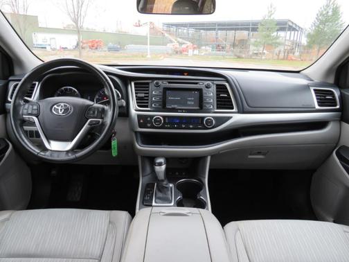 2015 Toyota Highlander LE