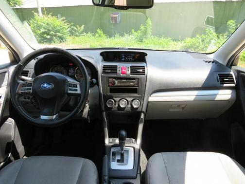 Ice Silver Metallic 2015 Subaru Forester 2.5i Limited