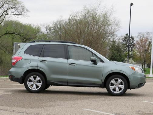 Jasmine Green Metallic 2015 Subaru Forester 2.5i Limited