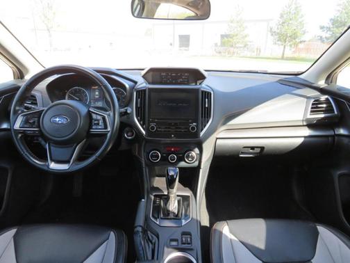 Crystal White Pearl 2019 Subaru Crosstrek 2.0i Limited