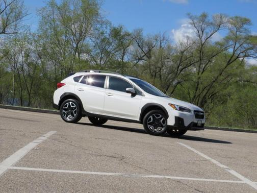 Crystal White Pearl 2019 Subaru Crosstrek 2.0i Limited