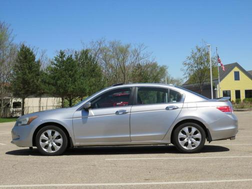 Silver 2009 Honda Accord EX-L