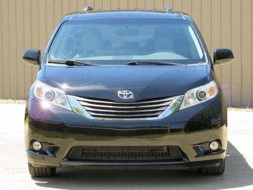 Black 2011 Toyota Sienna XLE