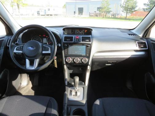 Ice Silver Metallic 2018 Subaru Forester 2.5i Premium