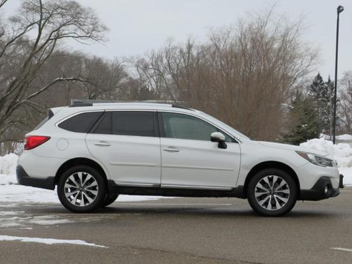 2018 Subaru Outback 2.5i Touring
