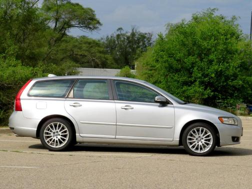 2011 Volvo V50 T5